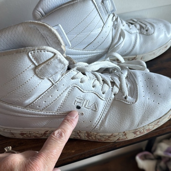 Fila Women’s Vulc 13 Mid top sneakers white camo bottoms size 9 1/2 **as is** - Picture 3 of 12